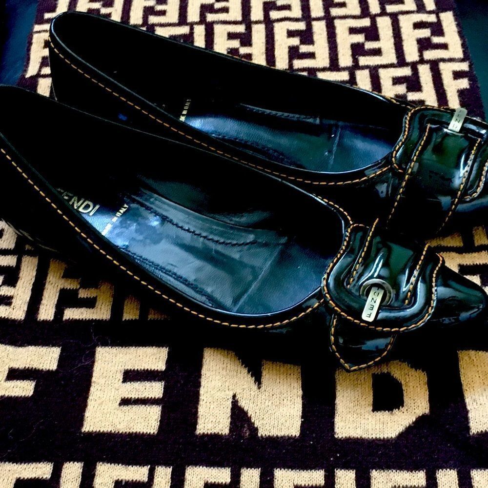 Authentic FENDI Glossy Black Patent Leather Flats - Picture 2 of 12